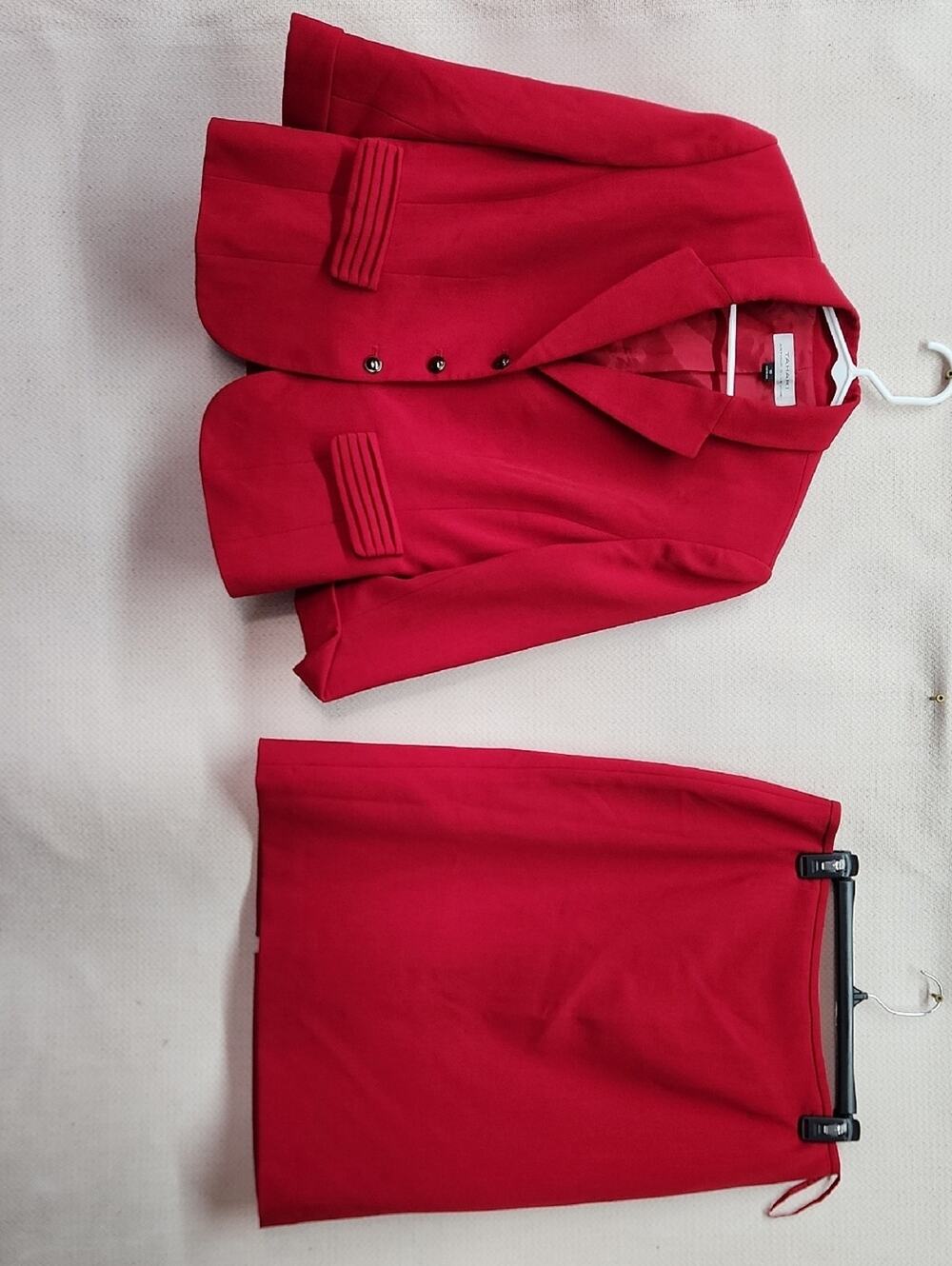 Tahari Red Women’s Skirt Suit Blazer and Pencil Skirt